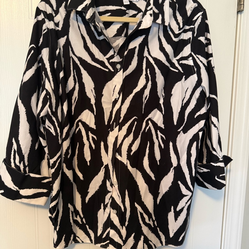 Chico's Monochrome Zebra Print Button Down No Iron Shirt